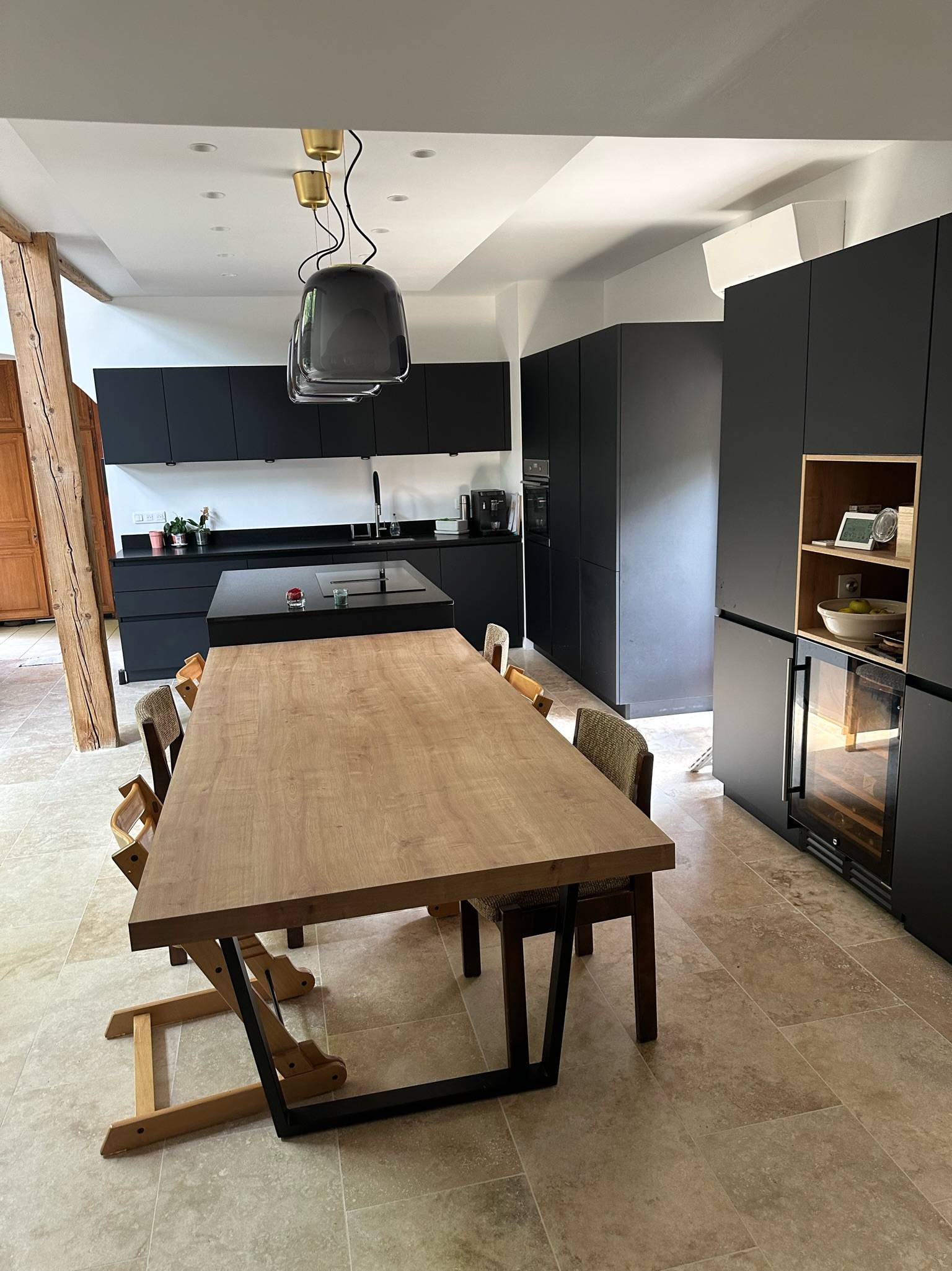 cuisine ilot central coin repas bois