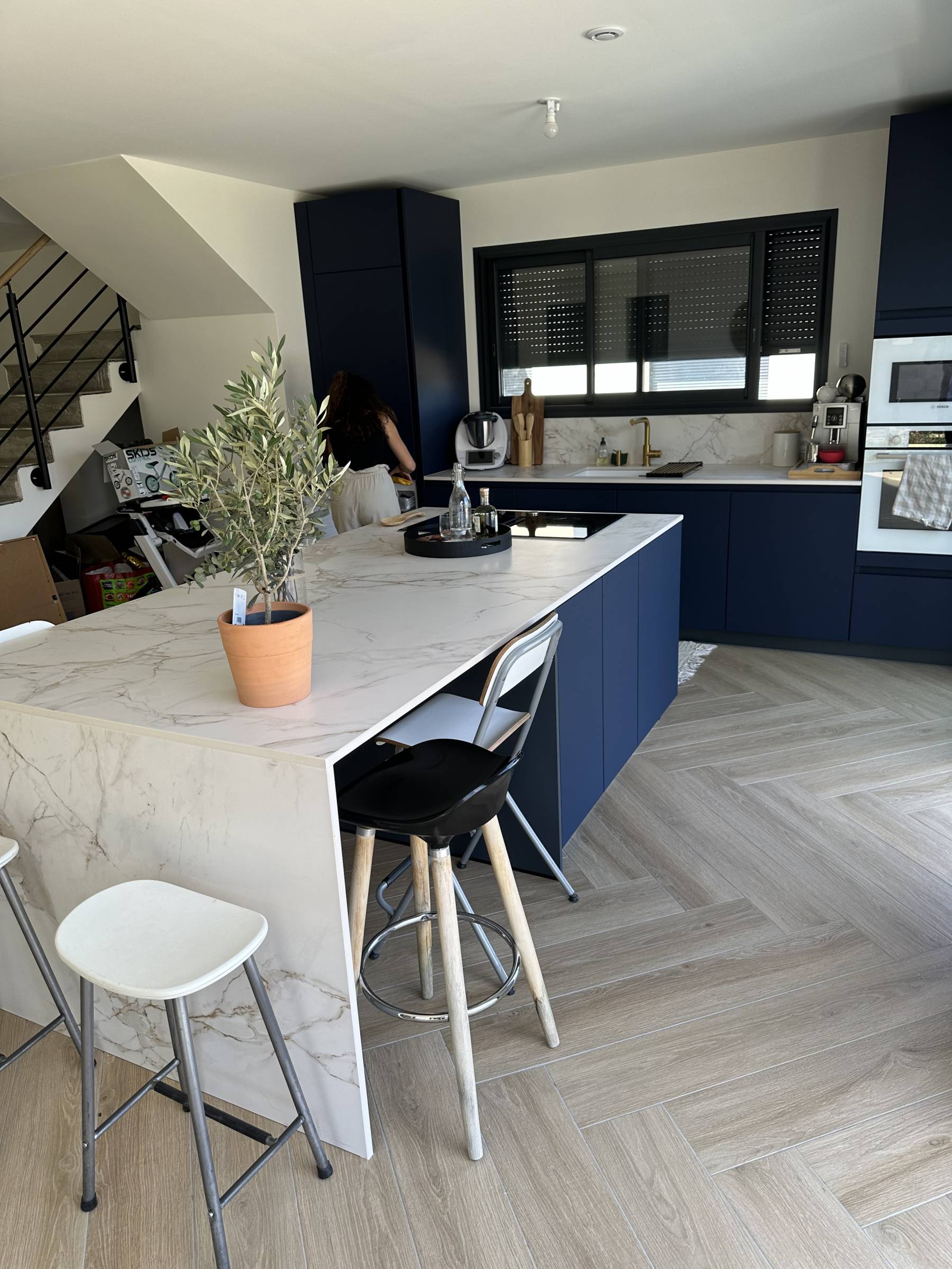 Installation cuisine bleue