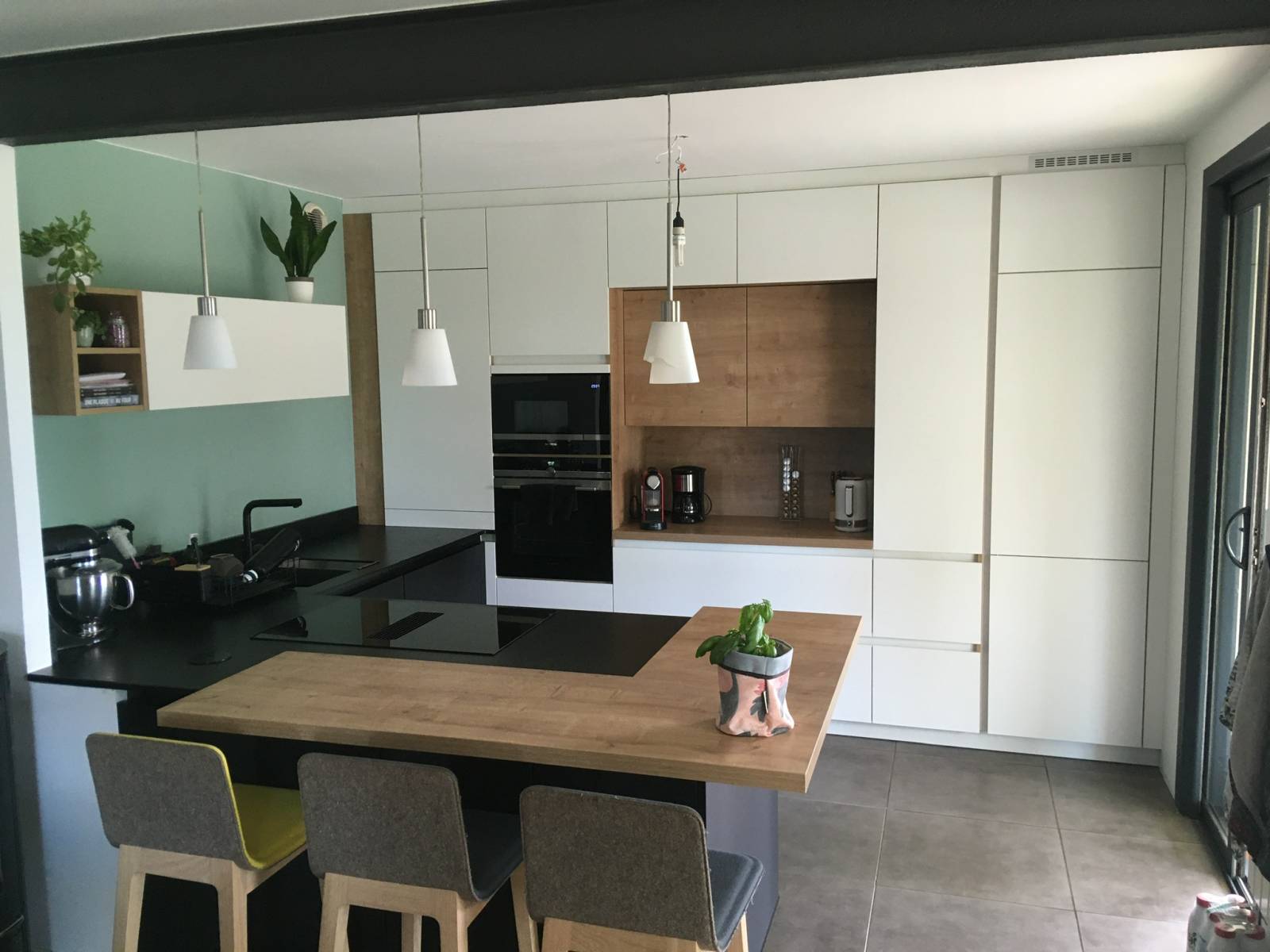 Modèle de cuisine sur mesure créée par un cuisiniste vers Bourgoin Jallieu