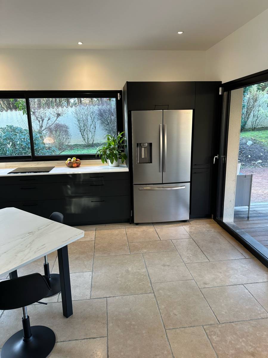 cuisiniste proposant du dekton en plan de travail à collonges au mont d'or