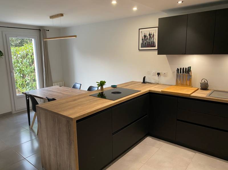 cuisine en fenix noir à bron