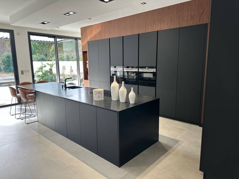 cuisine noire et bois limonest