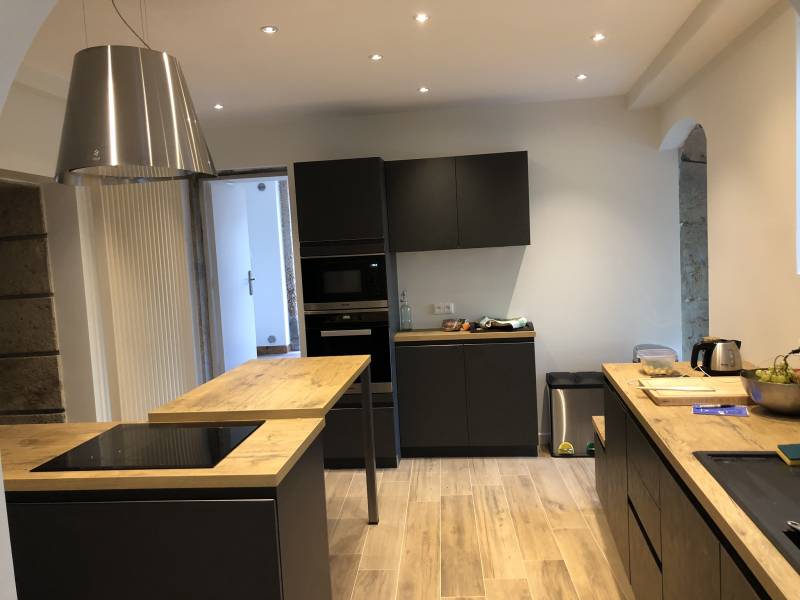 cuisiniste 69800