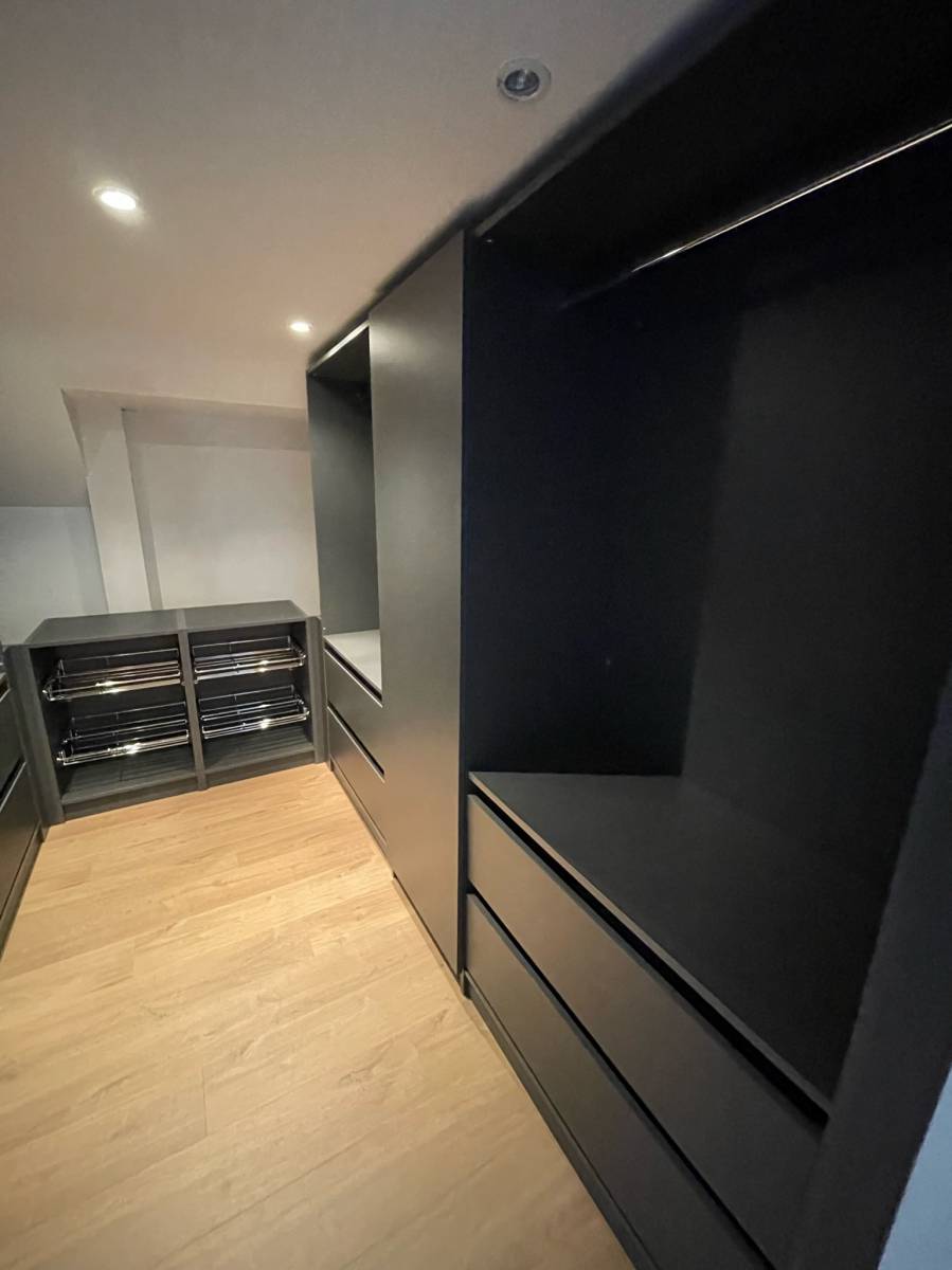 dressing ouvert avec tiroirs à limonest