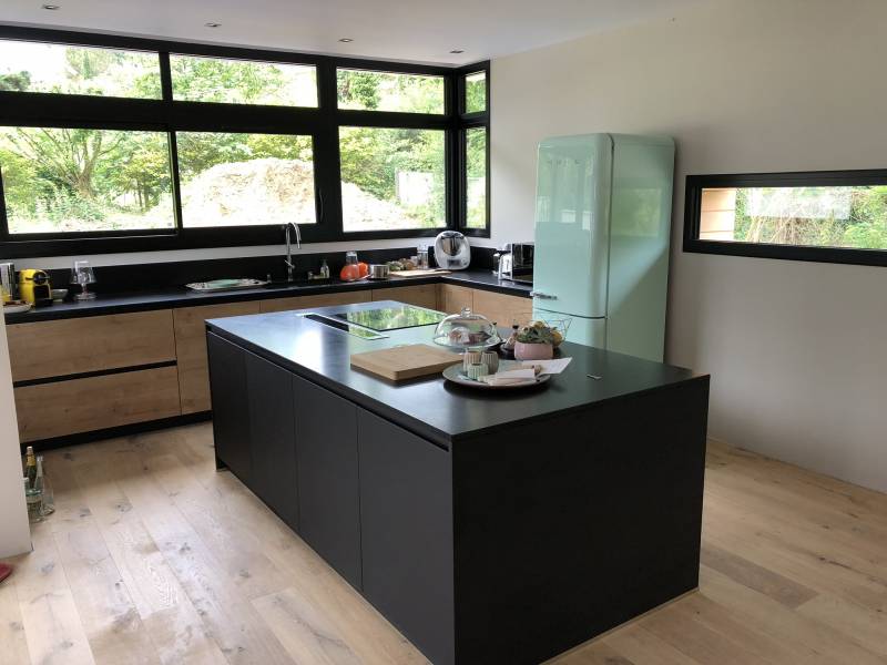 Modèle de cuisine moderne à Lyon