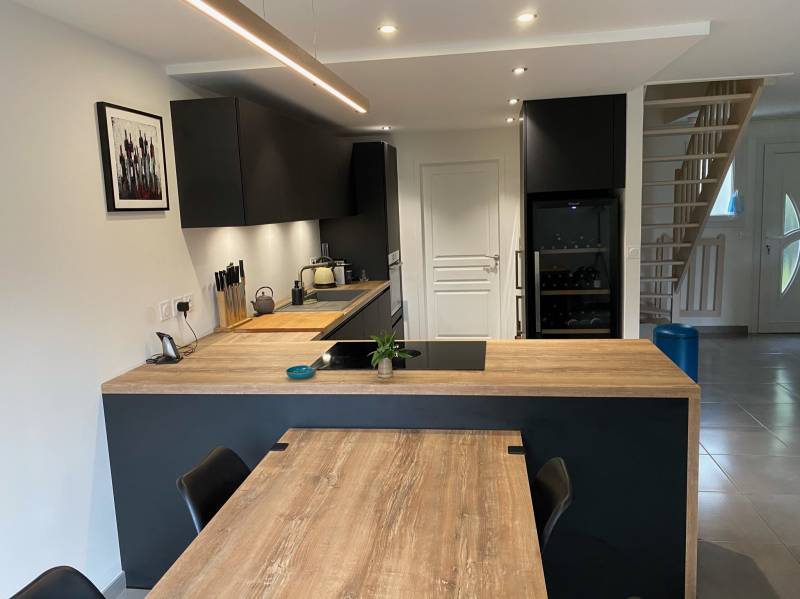 Cuisine en fenix noir à Bron