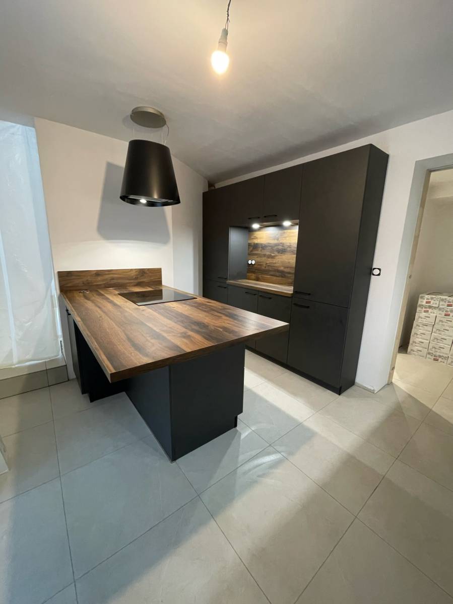 cuisine moderne noire et bois