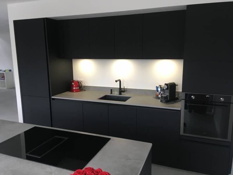 Création et pose d'une cuisine équipée avec ilot central par cuisiniste à Lyon 