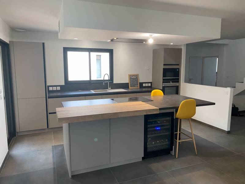 cuisine facades claires la tour de salvagny