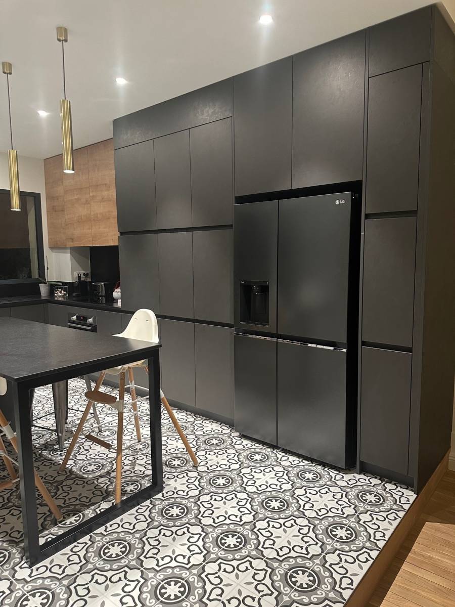 mur d'armoire cuisine équipée lyon