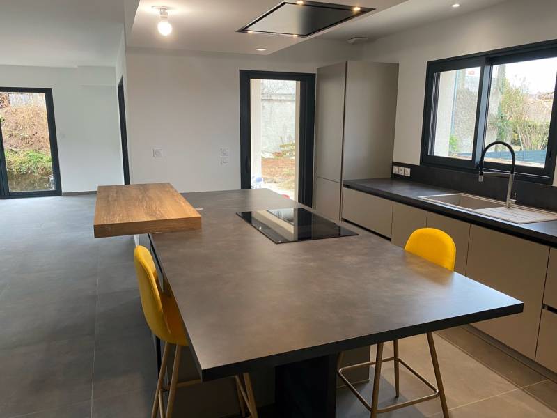 cuisine avec coin repas à la tour de salvagny