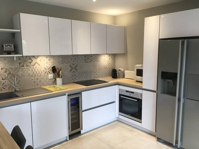 Cuisine blanche sans poignée a meyzieu