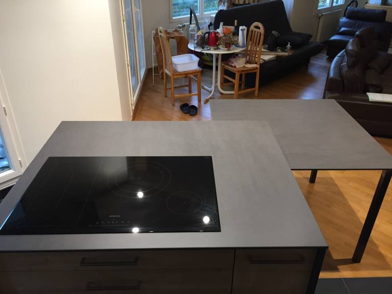 Cuisine Bois et plan de travail Granit à Lyon 6