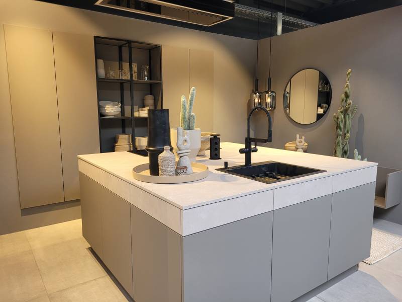 cuisiniste lyon avec un magasin