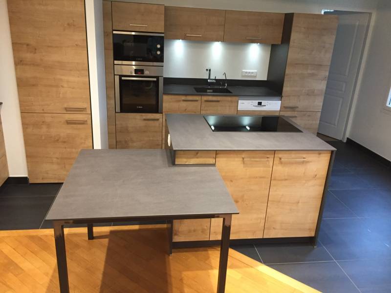 Cuisine Bois et plan de travail Granit à Lyon 6