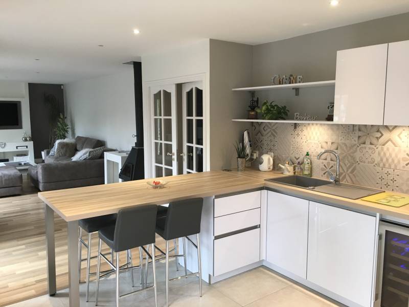 Cuisine blanche sans poignée a ecully