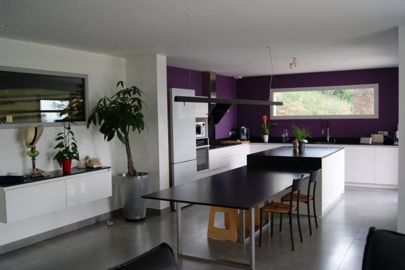 Cuisine avec plan de travail en granit à saint priest