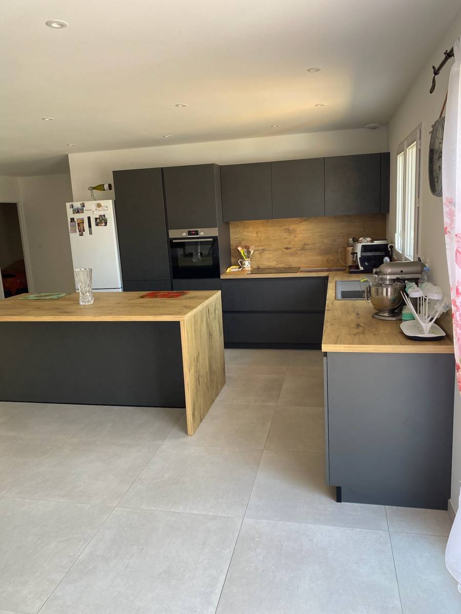 cuisiniste facade ciment