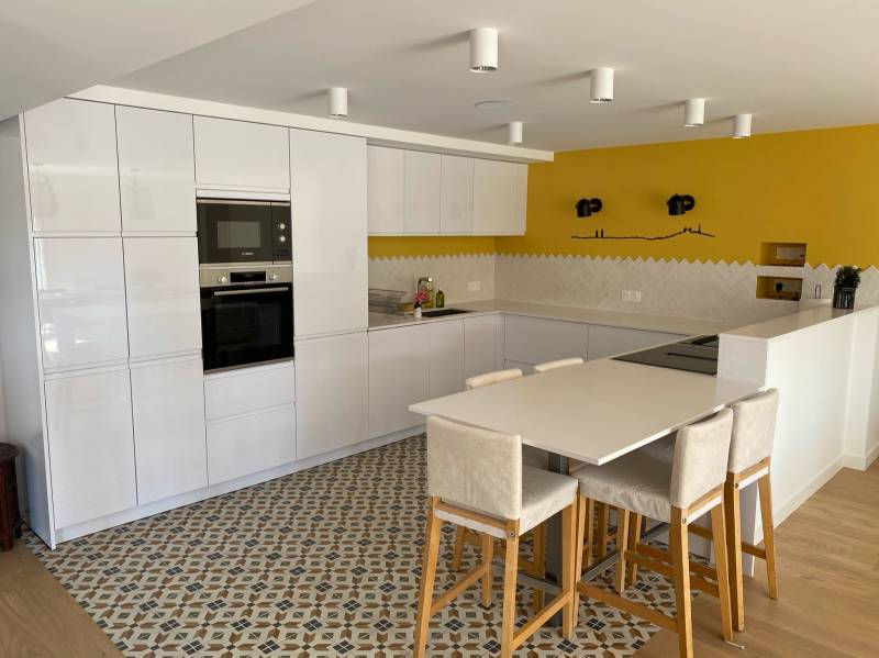 Pose d'une cuisine haut de gamme et design à Lyon