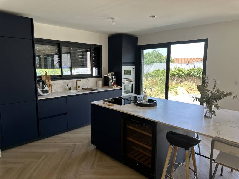 Cuisine design sans poignées pierre benite 