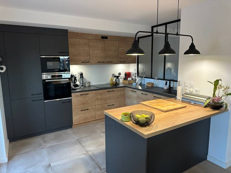 cuisiniste proposant des verrières