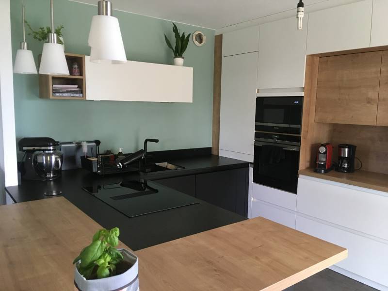 Création sur mesure d'une cuisine blanc et bois à Lyon