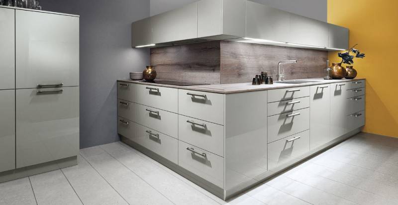 Cuisines Brillantes avec poignées